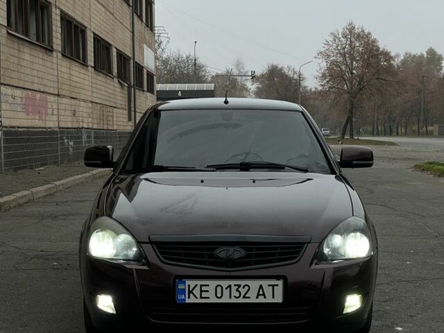 Красный ВАЗ 2170 Priora, объемом двигателя 1.6 л и пробегом 134 тыс. км за 3200 $, фото 1 на Automoto.ua
