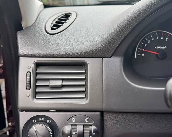 Красный ВАЗ 2170 Priora, объемом двигателя 1.6 л и пробегом 118 тыс. км за 4000 $, фото 11 на Automoto.ua