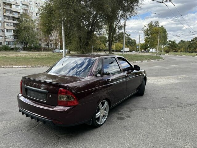 Красный ВАЗ 2170 Priora, объемом двигателя 1.6 л и пробегом 90 тыс. км за 5800 $, фото 1 на Automoto.ua
