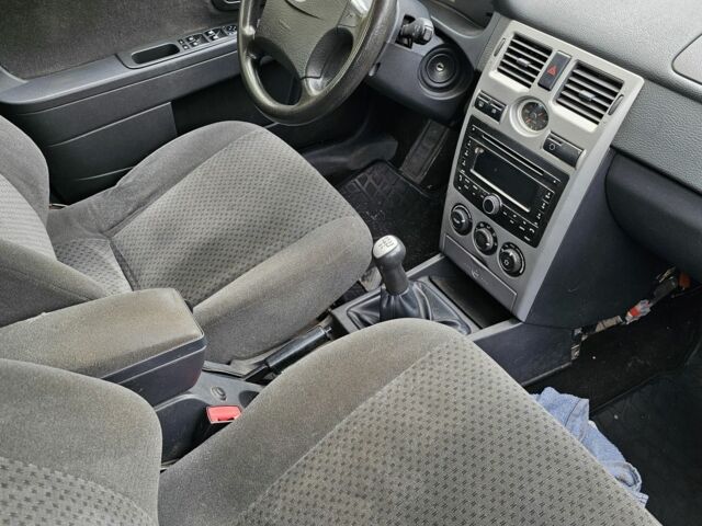 Червоний ВАЗ 2170 Priora, об'ємом двигуна 1.6 л та пробігом 210 тис. км за 1600 $, фото 7 на Automoto.ua