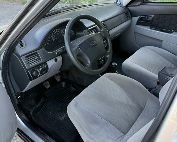 ВАЗ 2170 Priora, объемом двигателя 1.6 л и пробегом 200 тыс. км за 1950 $, фото 5 на Automoto.ua
