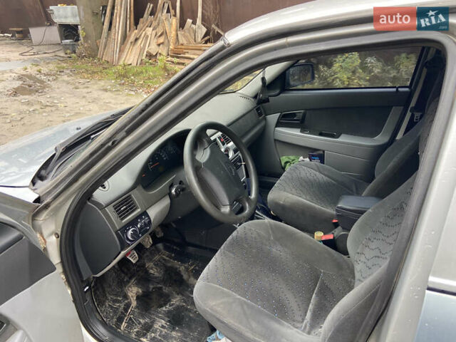 ВАЗ 2170 Priora, об'ємом двигуна 1.6 л та пробігом 300 тис. км за 2100 $, фото 4 на Automoto.ua