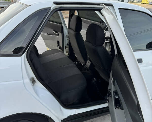 ВАЗ 2170 Priora, объемом двигателя 1.6 л и пробегом 187 тыс. км за 2150 $, фото 20 на Automoto.ua