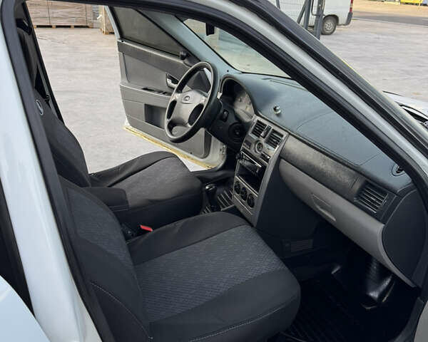 ВАЗ 2170 Priora, объемом двигателя 1.6 л и пробегом 187 тыс. км за 2150 $, фото 25 на Automoto.ua