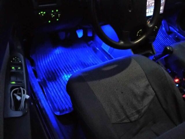 Сірий ВАЗ 2170 Priora, об'ємом двигуна 1.6 л та пробігом 89 тис. км за 2300 $, фото 4 на Automoto.ua