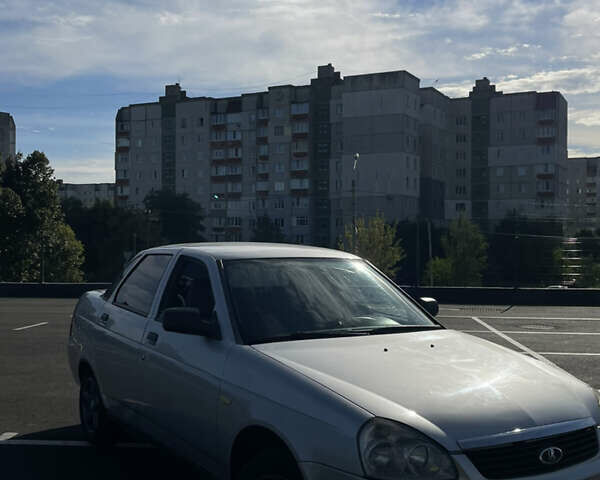 Серый ВАЗ 2170 Priora, объемом двигателя 1.6 л и пробегом 180 тыс. км за 2000 $, фото 4 на Automoto.ua