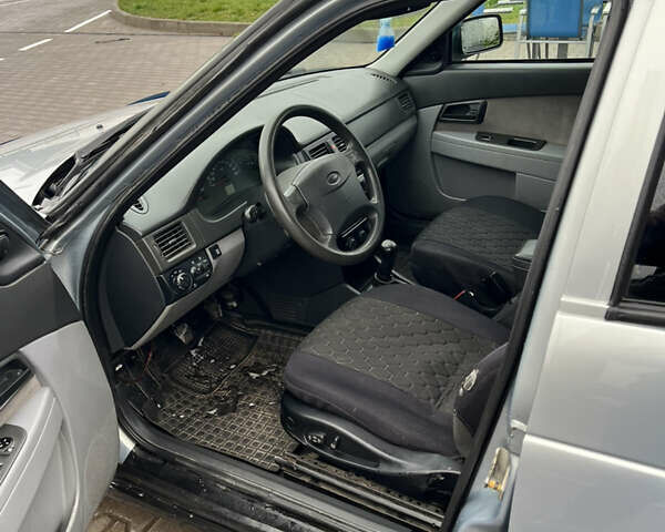 Серый ВАЗ 2170 Priora, объемом двигателя 1.6 л и пробегом 192 тыс. км за 1500 $, фото 6 на Automoto.ua