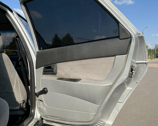 Сірий ВАЗ 2170 Priora, об'ємом двигуна 1.6 л та пробігом 215 тис. км за 2300 $, фото 19 на Automoto.ua