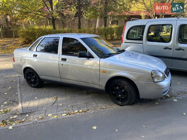 Серый ВАЗ 2170 Priora, объемом двигателя 1.6 л и пробегом 365 тыс. км за 2650 $, фото 2 на Automoto.ua