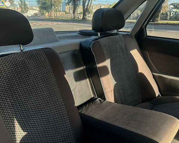 Серый ВАЗ 2170 Priora, объемом двигателя 1.6 л и пробегом 222 тыс. км за 2100 $, фото 11 на Automoto.ua