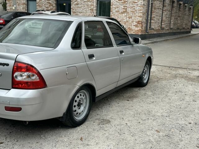 Серый ВАЗ 2170 Priora, объемом двигателя 1.6 л и пробегом 200 тыс. км за 1450 $, фото 1 на Automoto.ua