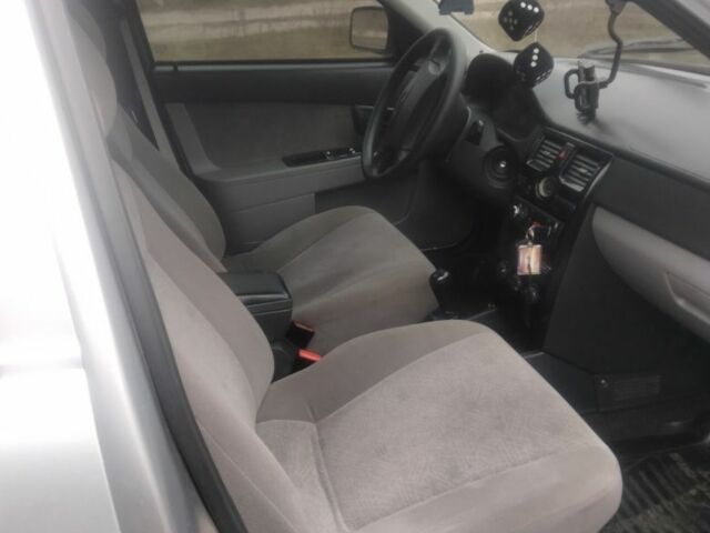 Серый ВАЗ 2170 Priora, объемом двигателя 1.6 л и пробегом 200 тыс. км за 3200 $, фото 2 на Automoto.ua