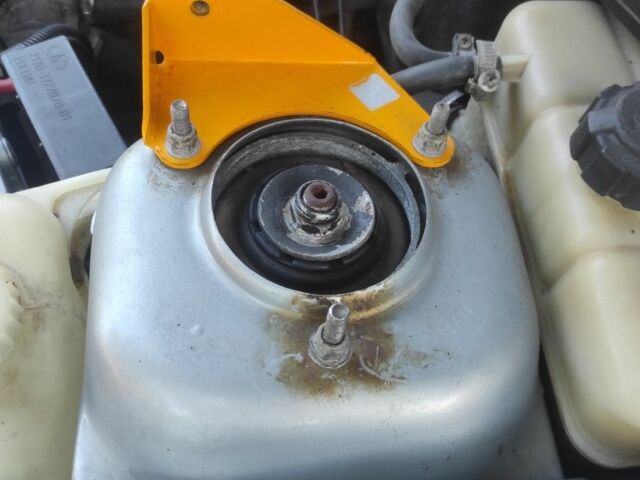 Сірий ВАЗ 2170 Priora, об'ємом двигуна 1.6 л та пробігом 145 тис. км за 2503 $, фото 13 на Automoto.ua