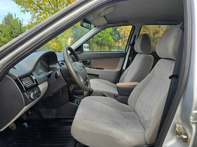 Серый ВАЗ 2170 Priora, объемом двигателя 1.6 л и пробегом 125 тыс. км за 1799 $, фото 11 на Automoto.ua