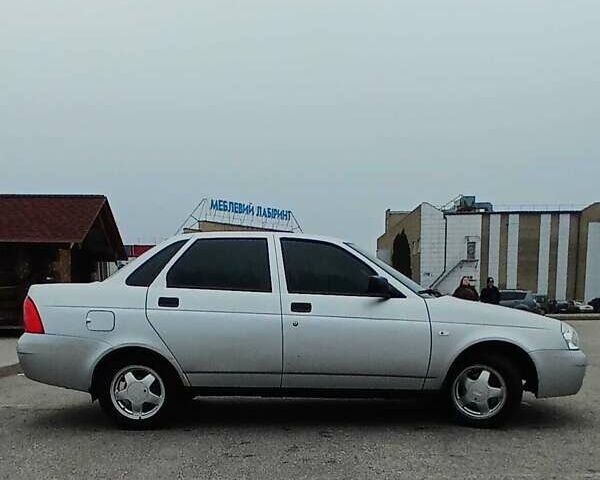 Сірий ВАЗ 2170 Priora, об'ємом двигуна 1.6 л та пробігом 164 тис. км за 2750 $, фото 1 на Automoto.ua