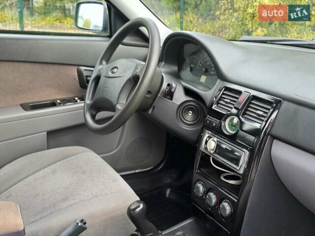 Сірий ВАЗ 2170 Priora, об'ємом двигуна 1.6 л та пробігом 125 тис. км за 1799 $, фото 17 на Automoto.ua