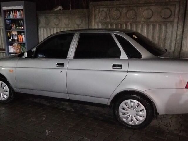 Сірий ВАЗ 2170 Priora, об'ємом двигуна 1.6 л та пробігом 300 тис. км за 1950 $, фото 4 на Automoto.ua