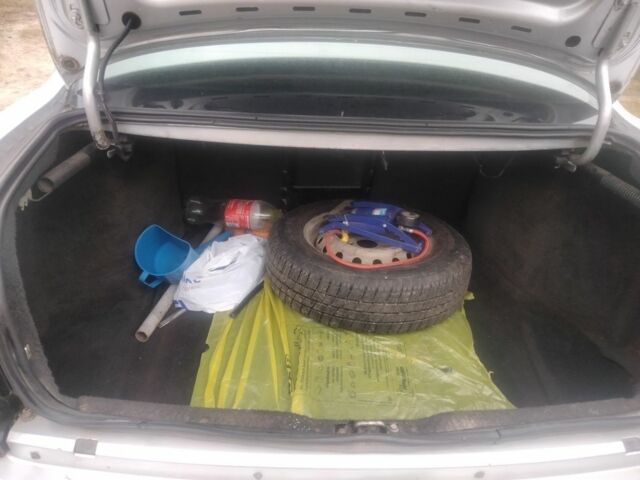 Серый ВАЗ 2170 Priora, объемом двигателя 1.6 л и пробегом 200 тыс. км за 3200 $, фото 4 на Automoto.ua