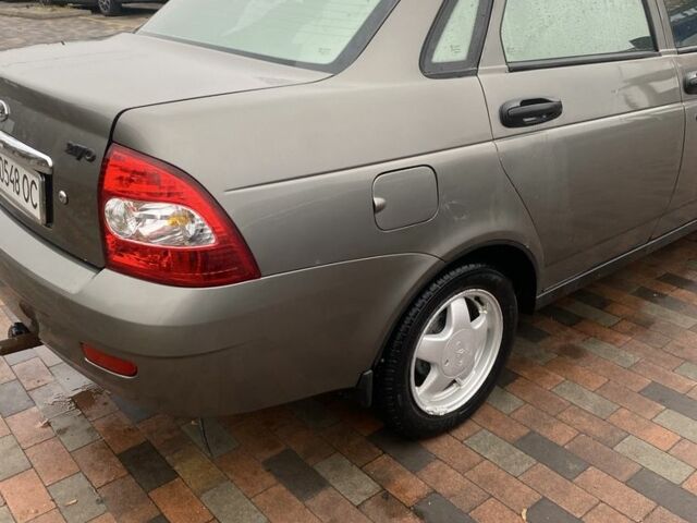 Серый ВАЗ 2170 Priora, объемом двигателя 1.6 л и пробегом 180 тыс. км за 2100 $, фото 4 на Automoto.ua