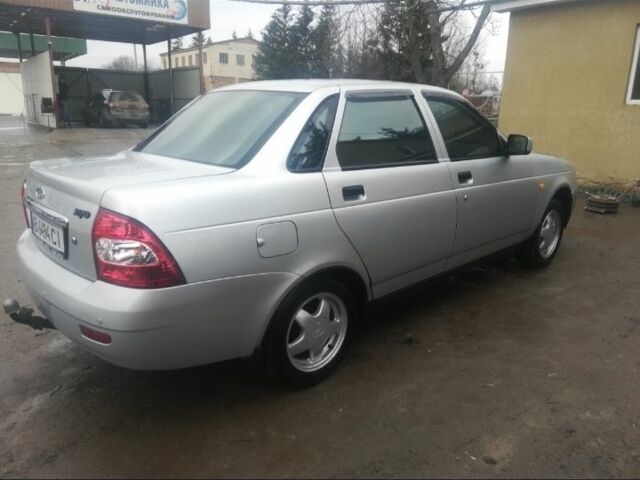 Сірий ВАЗ 2170 Priora, об'ємом двигуна 1.6 л та пробігом 300 тис. км за 1950 $, фото 2 на Automoto.ua