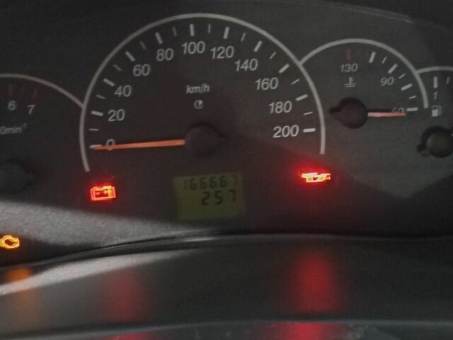 Сірий ВАЗ 2170 Priora, об'ємом двигуна 1.6 л та пробігом 166 тис. км за 2650 $, фото 4 на Automoto.ua