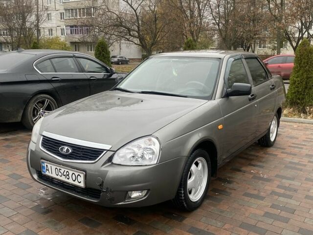 Серый ВАЗ 2170 Priora, объемом двигателя 1.6 л и пробегом 180 тыс. км за 2100 $, фото 1 на Automoto.ua