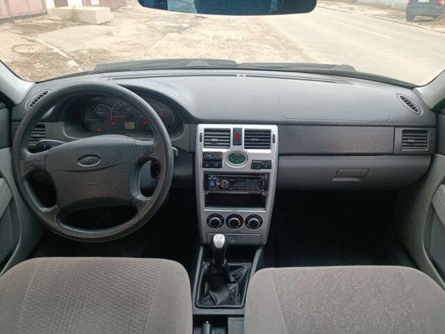 Сірий ВАЗ 2170 Priora, об'ємом двигуна 1.6 л та пробігом 331 тис. км за 2800 $, фото 5 на Automoto.ua