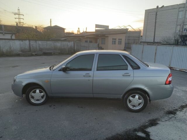 Серый ВАЗ 2170 Priora, объемом двигателя 1.6 л и пробегом 220 тыс. км за 2000 $, фото 7 на Automoto.ua