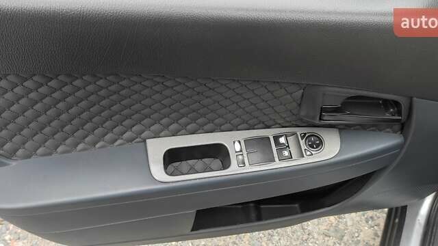 Сірий ВАЗ 2170 Priora, об'ємом двигуна 1.6 л та пробігом 250 тис. км за 2300 $, фото 2 на Automoto.ua