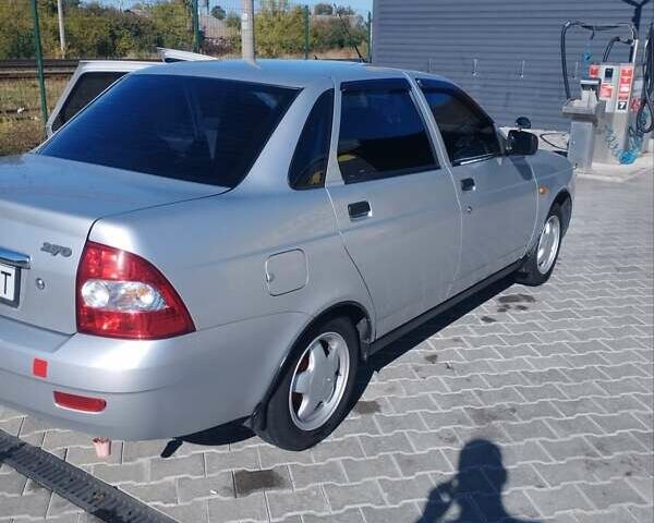 Серый ВАЗ 2170 Priora, объемом двигателя 1.6 л и пробегом 200 тыс. км за 3000 $, фото 3 на Automoto.ua