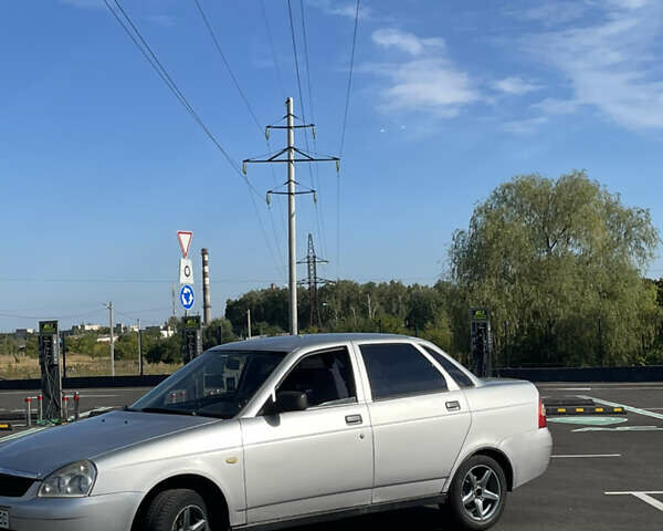 Серый ВАЗ 2170 Priora, объемом двигателя 1.6 л и пробегом 180 тыс. км за 2000 $, фото 14 на Automoto.ua