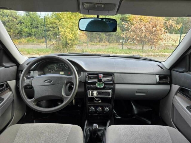 Серый ВАЗ 2170 Priora, объемом двигателя 1.6 л и пробегом 125 тыс. км за 1799 $, фото 6 на Automoto.ua