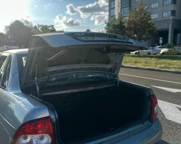 Серый ВАЗ 2170 Priora, объемом двигателя 1.6 л и пробегом 222 тыс. км за 2100 $, фото 7 на Automoto.ua