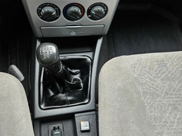 Сірий ВАЗ 2170 Priora, об'ємом двигуна 1.6 л та пробігом 220 тис. км за 1800 $, фото 13 на Automoto.ua