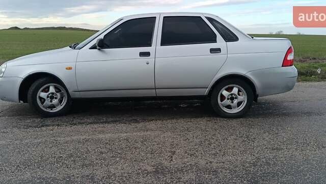 Сірий ВАЗ 2170 Priora, об'ємом двигуна 1.6 л та пробігом 178 тис. км за 2550 $, фото 1 на Automoto.ua