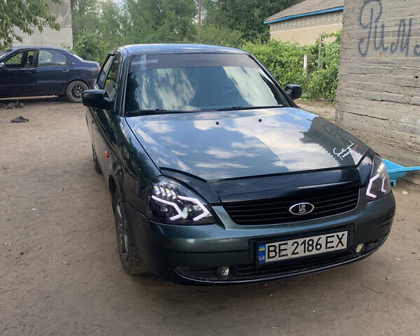 Серый ВАЗ 2170 Priora, объемом двигателя 1.6 л и пробегом 217 тыс. км за 3000 $, фото 2 на Automoto.ua