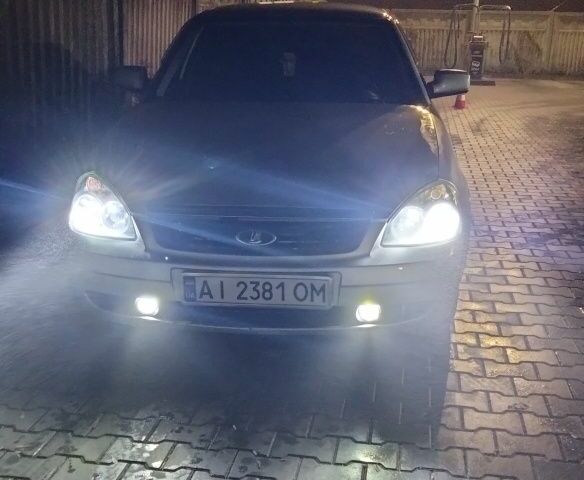 Сірий ВАЗ 2170 Priora, об'ємом двигуна 1.6 л та пробігом 300 тис. км за 1950 $, фото 3 на Automoto.ua