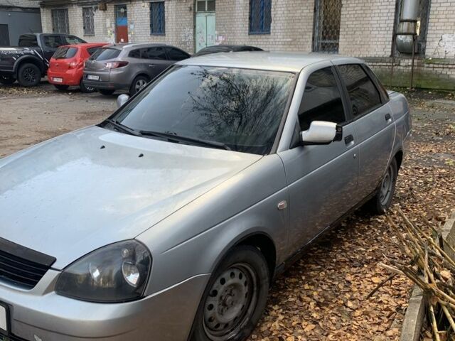 Серый ВАЗ 2170 Priora, объемом двигателя 1.6 л и пробегом 240 тыс. км за 2000 $, фото 1 на Automoto.ua