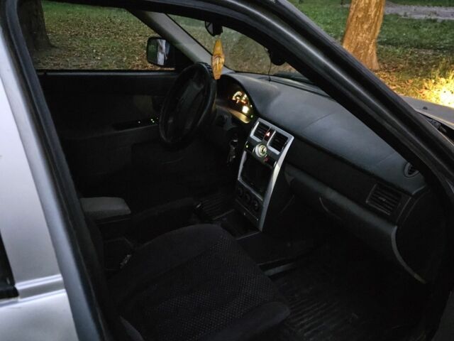 Серый ВАЗ 2170 Priora, объемом двигателя 1.6 л и пробегом 260 тыс. км за 1900 $, фото 3 на Automoto.ua