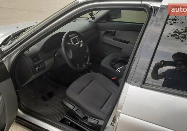 ВАЗ 2170 Priora 2007 у Умани на Automoto.ua Сірий ВАЗ 2170 Priora, об'ємом двигуна 1.6 л та пробігом 310 тис. км за 2400 $, фото 3 на Automoto.ua