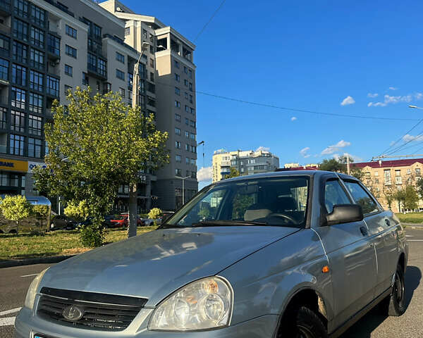 Серый ВАЗ 2170 Priora, объемом двигателя 1.6 л и пробегом 222 тыс. км за 2100 $, фото 1 на Automoto.ua