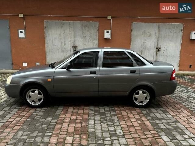 Серый ВАЗ 2170 Priora, объемом двигателя 1.6 л и пробегом 250 тыс. км за 2150 $, фото 3 на Automoto.ua