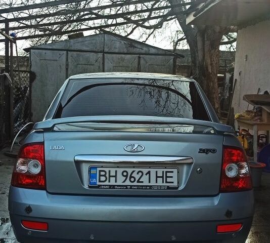 Серый ВАЗ 2170 Priora, объемом двигателя 1.6 л и пробегом 220 тыс. км за 3100 $, фото 2 на Automoto.ua