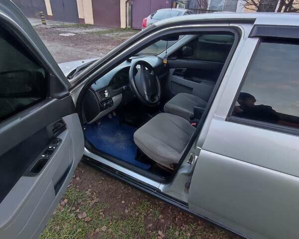 Серый ВАЗ 2170 Priora, объемом двигателя 1.6 л и пробегом 196 тыс. км за 2500 $, фото 7 на Automoto.ua