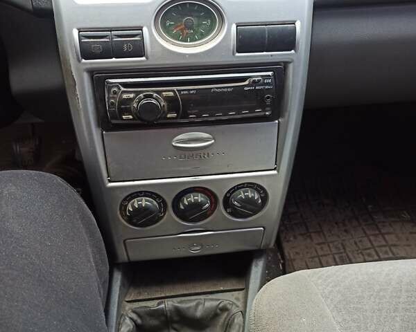 Сірий ВАЗ 2170 Priora, об'ємом двигуна 1.6 л та пробігом 156 тис. км за 1600 $, фото 9 на Automoto.ua