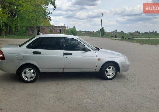 ВАЗ 2170 Priora 2007 у Умани на Automoto.ua Сірий ВАЗ 2170 Priora, об'ємом двигуна 1.6 л та пробігом 310 тис. км за 2400 $, фото 1 на Automoto.ua