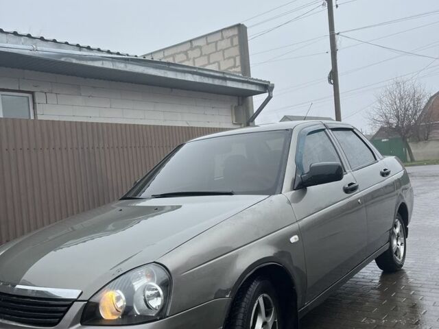 Сірий ВАЗ 2170 Priora, об'ємом двигуна 1.6 л та пробігом 270 тис. км за 2100 $, фото 2 на Automoto.ua