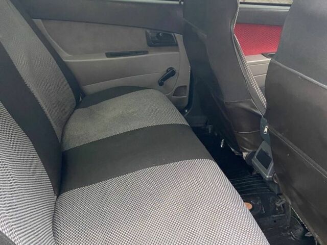 Серый ВАЗ 2170 Priora, объемом двигателя 1.6 л и пробегом 220 тыс. км за 2200 $, фото 4 на Automoto.ua