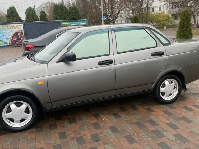 Серый ВАЗ 2170 Priora, объемом двигателя 1.6 л и пробегом 180 тыс. км за 2100 $, фото 2 на Automoto.ua