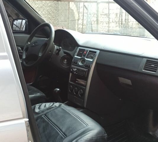 Серый ВАЗ 2170 Priora, объемом двигателя 1.6 л и пробегом 220 тыс. км за 3100 $, фото 5 на Automoto.ua